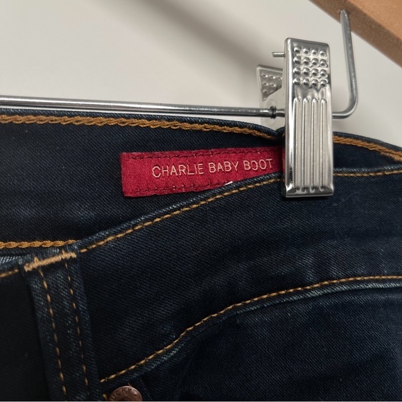 Lucky Brand Charlie Baby Boot Bootcut Dark Wash Denim Jeans Size 6 28 - Picture 8 of 9